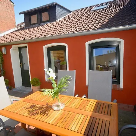 Ferienhaus-mackeriege *