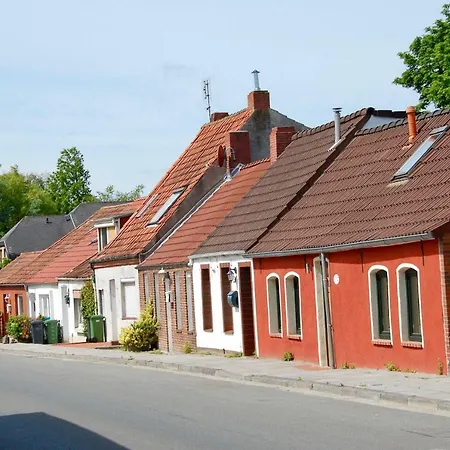 Holiday home Ferienhaus-mackeriege *